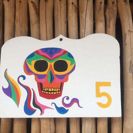 Eco Hostel Casa Del Agua 홀박스아일랜드 외부 사진