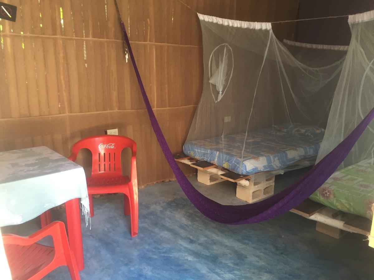 Eco Hostel Casa Del Agua 홀박스아일랜드 외부 사진