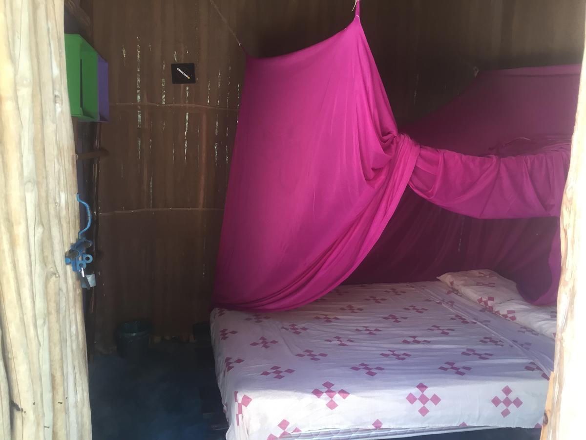 Eco Hostel Casa Del Agua 홀박스아일랜드 외부 사진
