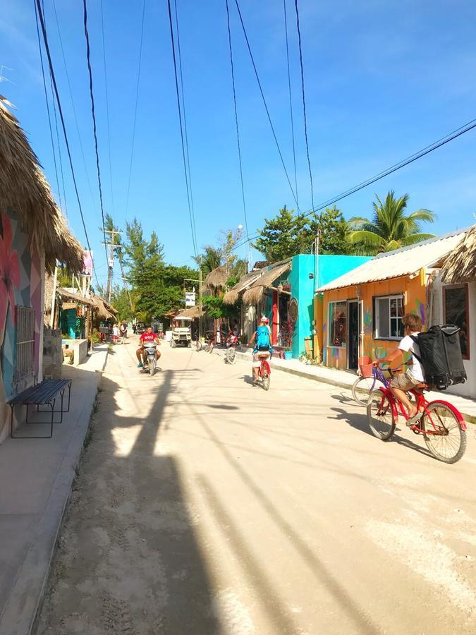 Eco Hostel Casa Del Agua 홀박스아일랜드 외부 사진